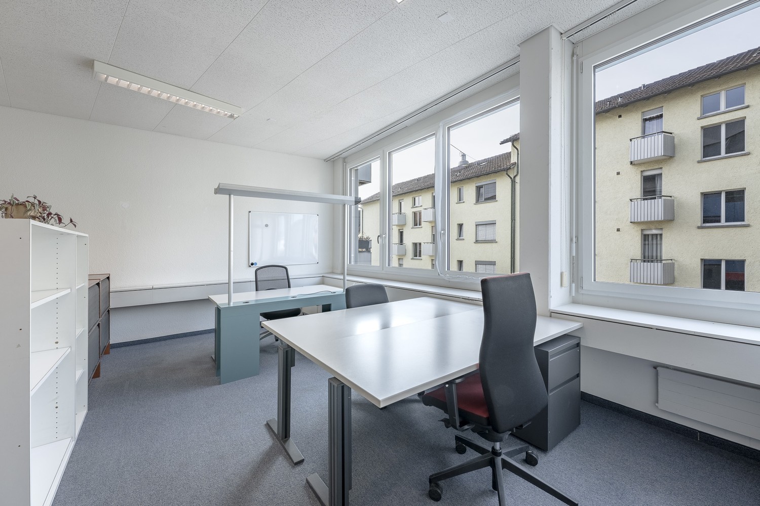 Bezugsbereite Fläche mit Dachterrasse mitten in Oerlikon - 3