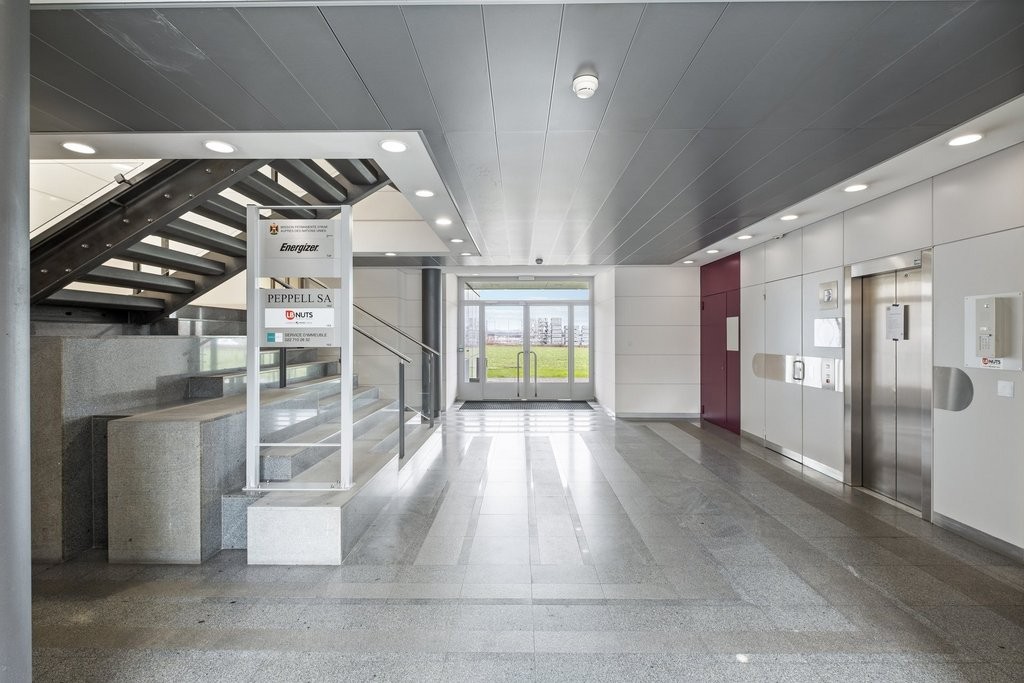 Bureaux à louer - env. 250 m2 à proximité de l'aéroport - 1