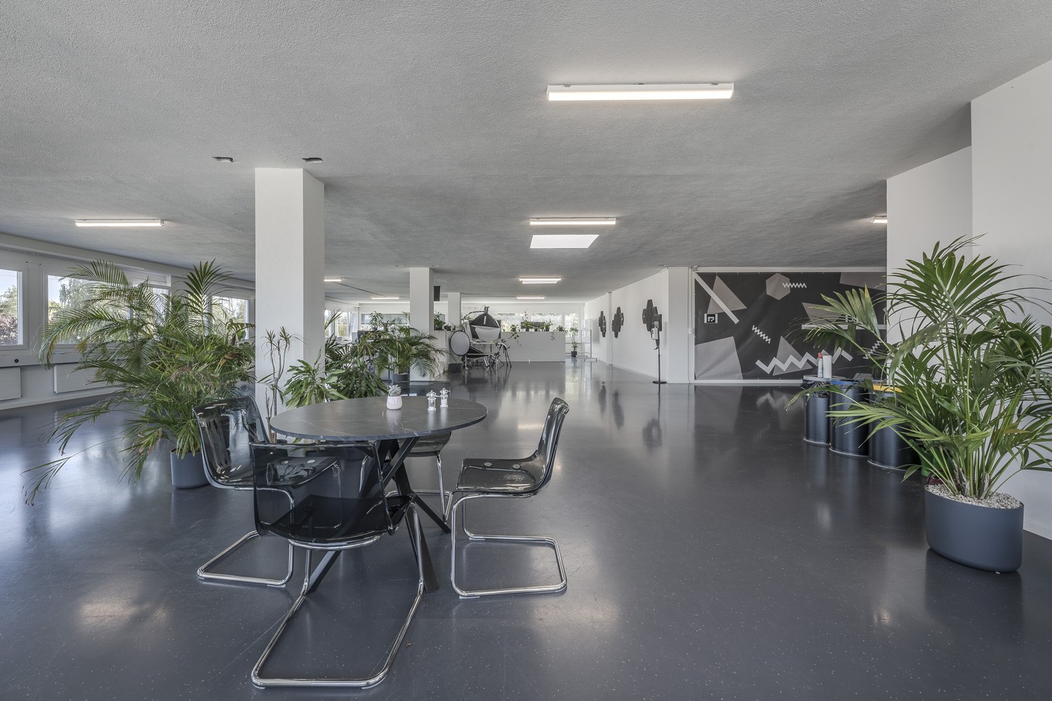 Vielseitiges Gewerbeobjekt mit Warenlift direkt auf die Fläche - 0