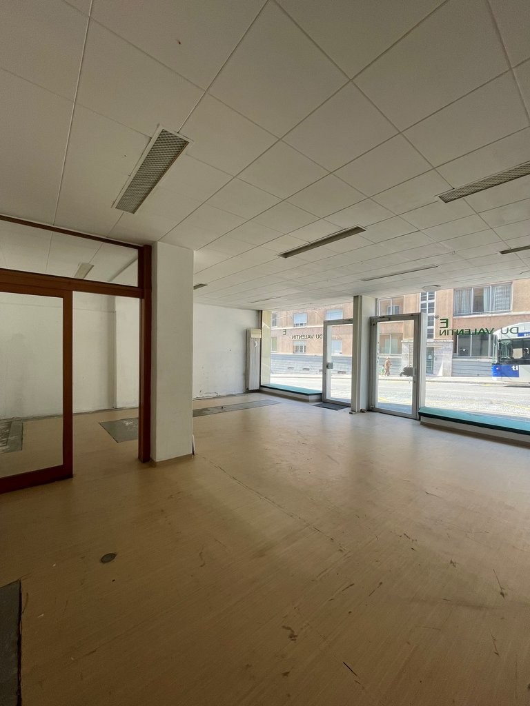 Surface commerciale avec emplacement idéal ! - 5