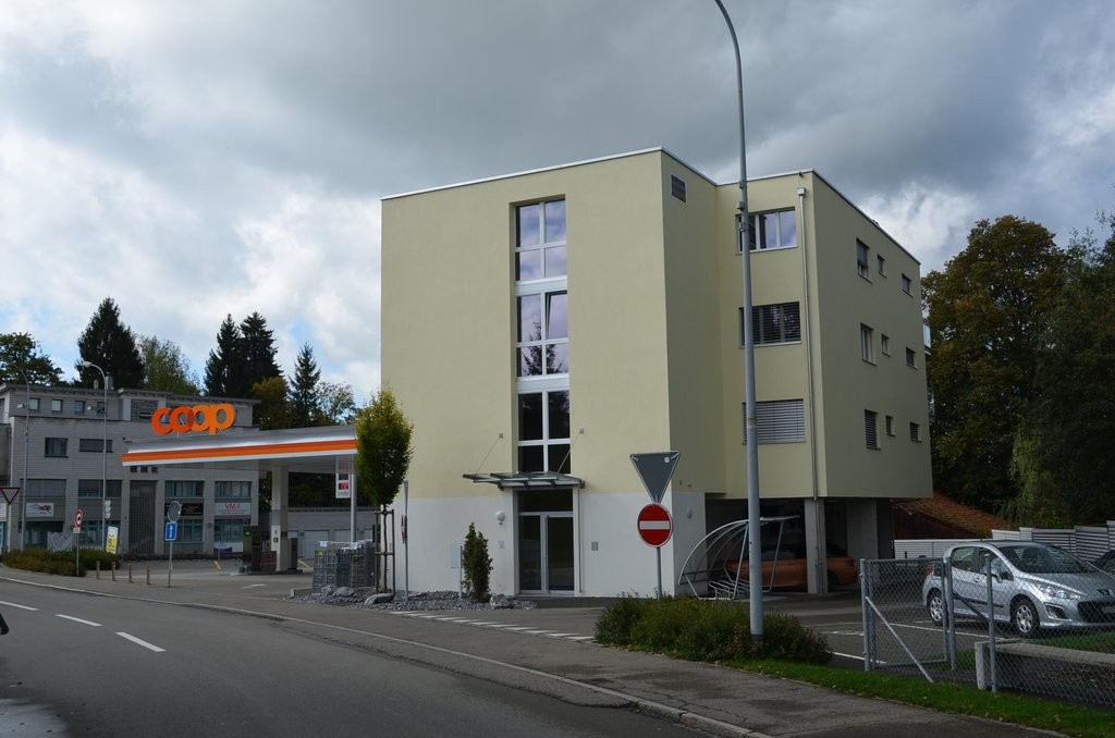 Überdachter Aussenparkplatz zu vermieten. - 0