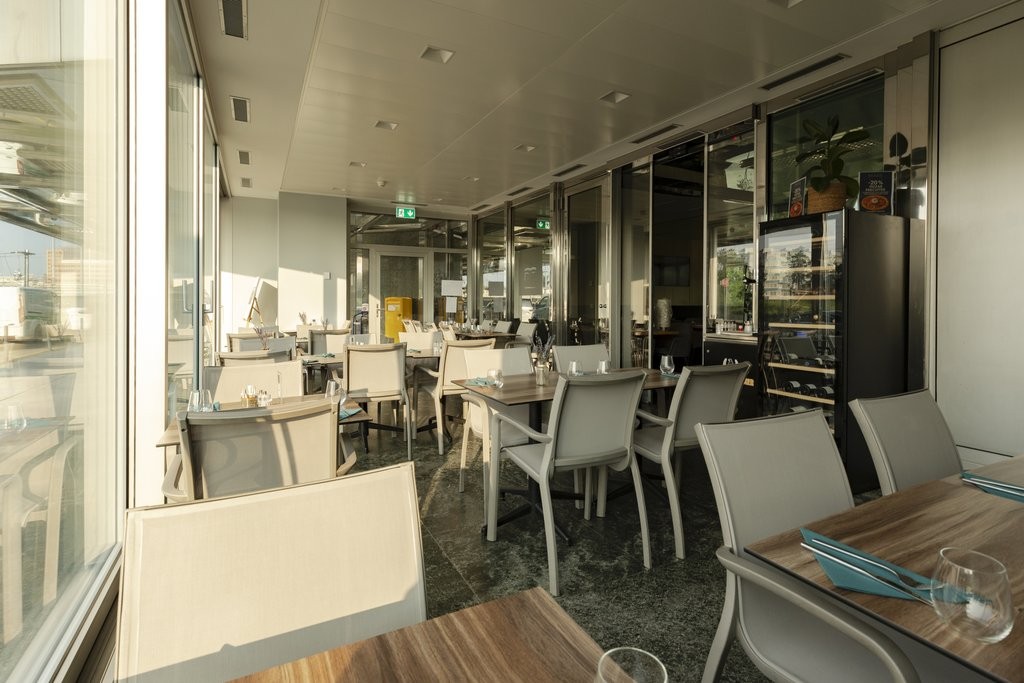 Magnifique local commercial au World Trade Center II à Genève - 3