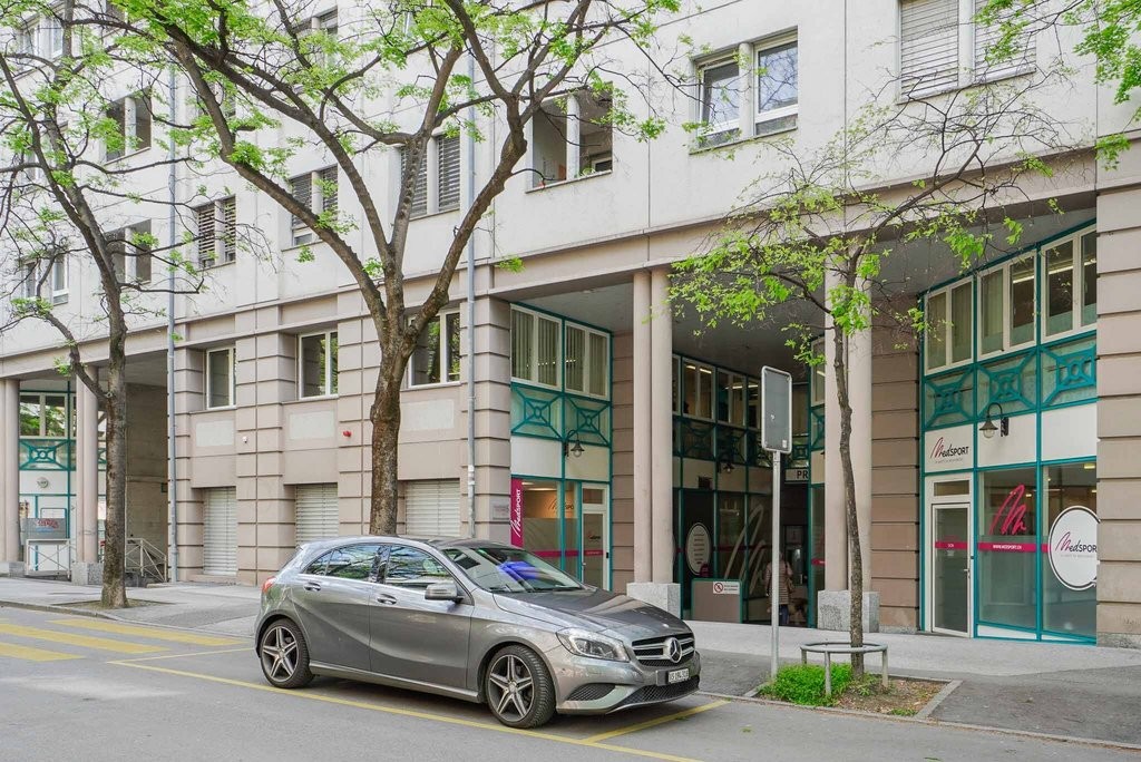 Spacieux bureau de 252m2 à louer au Centre-Ville de Sion - 0