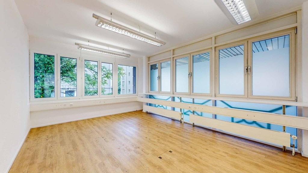 Spacieux bureau de 252m2 à louer au Centre-Ville de Sion - 2