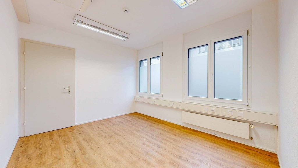 Spacieux bureau de 252m2 à louer au Centre-Ville de Sion - 3