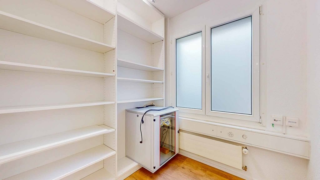 Spacieux bureau de 252m2 à louer au Centre-Ville de Sion - 6