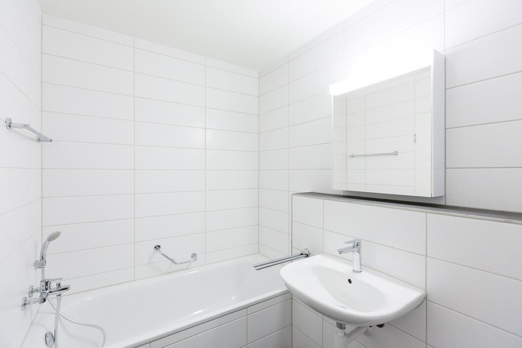 Modernes Wohnen in Breitenbach - ein Mietzins geschenkt - 2