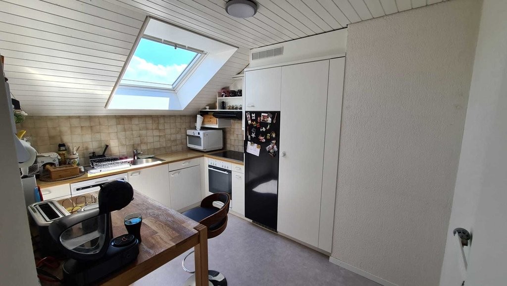 Grosszügige Dachwohnung mit Balkon! 1. Monat GESCHENKT! - 5