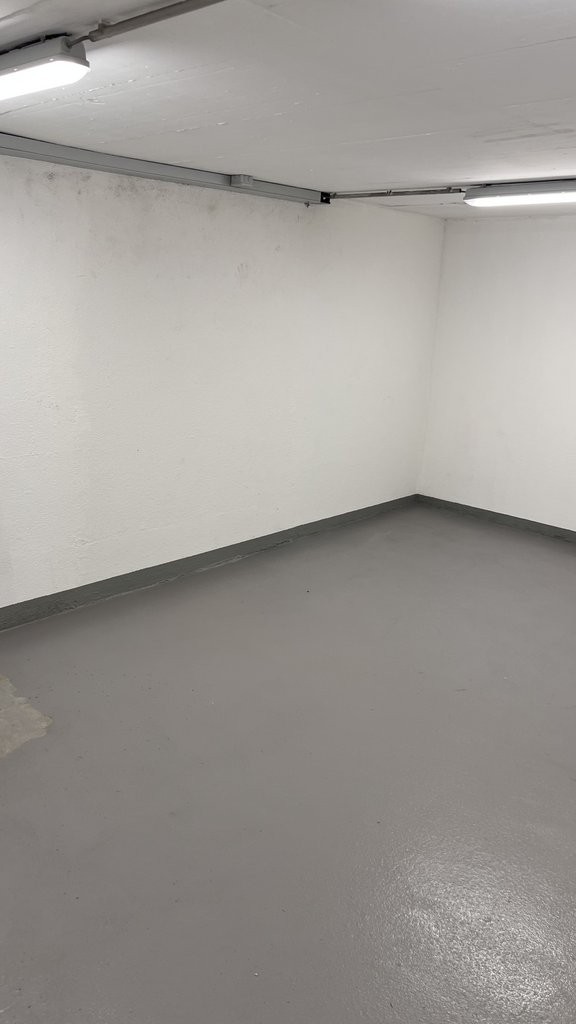 Dépôt de 15 a 56 m2 sous-sol accès en voiture et place de livraison - 3