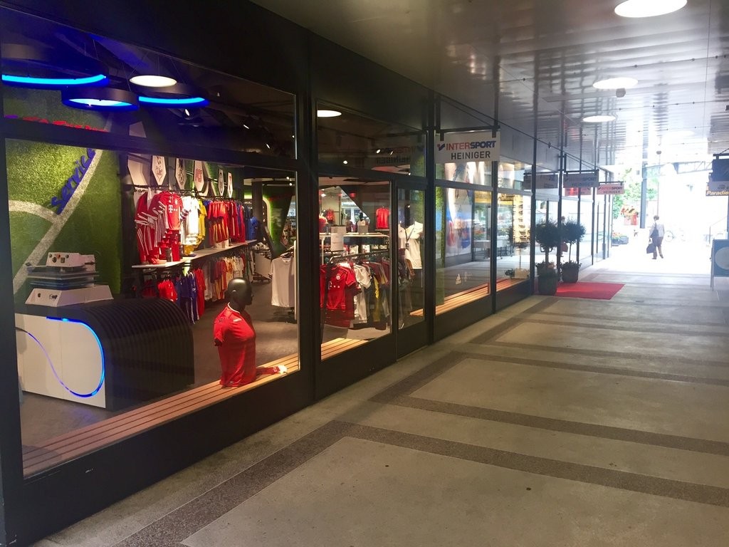 Grosszügige Verkaufsfläche inmitten von Lyss - 2