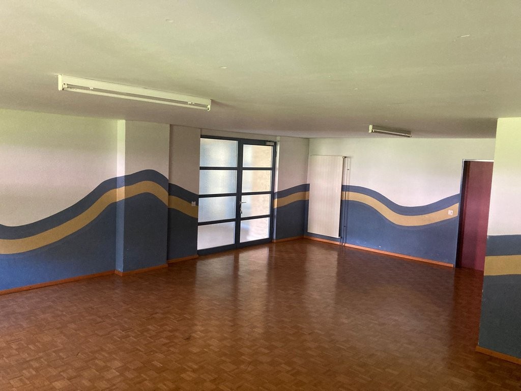 AFFITTASI SPAZIOSO LOCALE HOBBY/DEPOSITO - 1