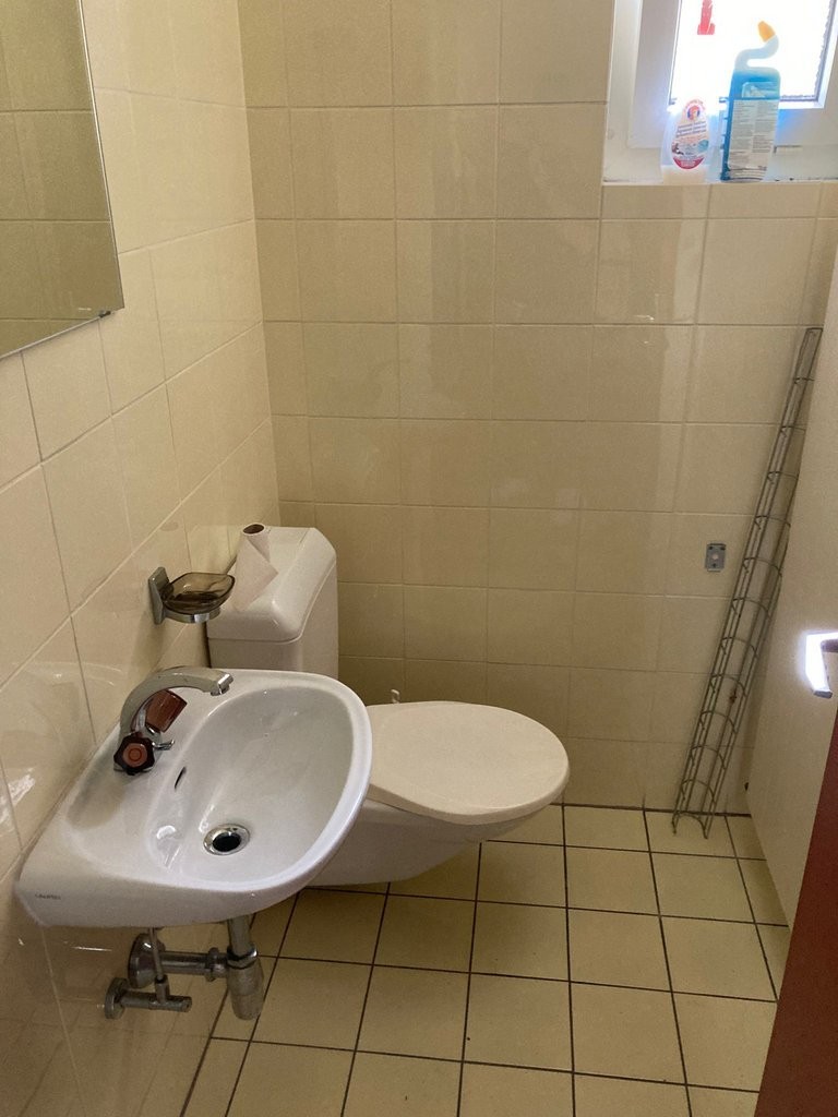 AFFITTASI SPAZIOSO LOCALE HOBBY/DEPOSITO - 3