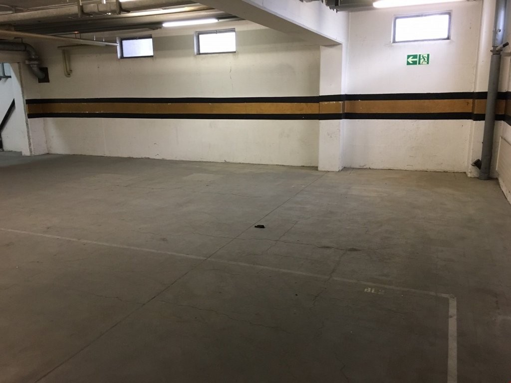 Attraktive Lagerflächen im 1. UG mit Warenlift - 2