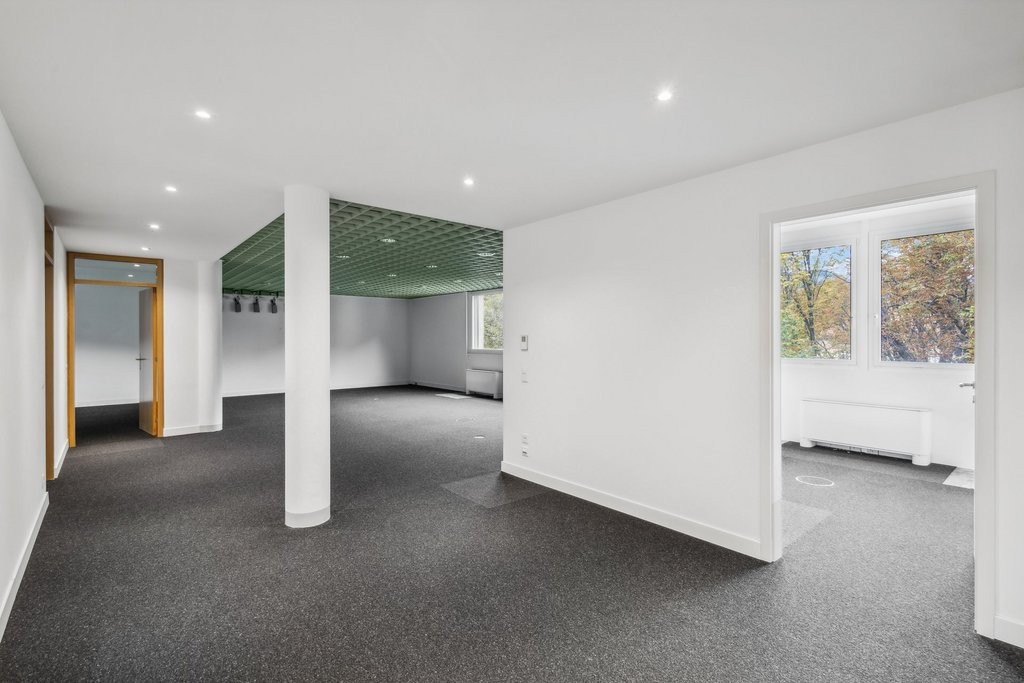 Affittasi moderno e luminoso ufficio in centro Lugano - 1