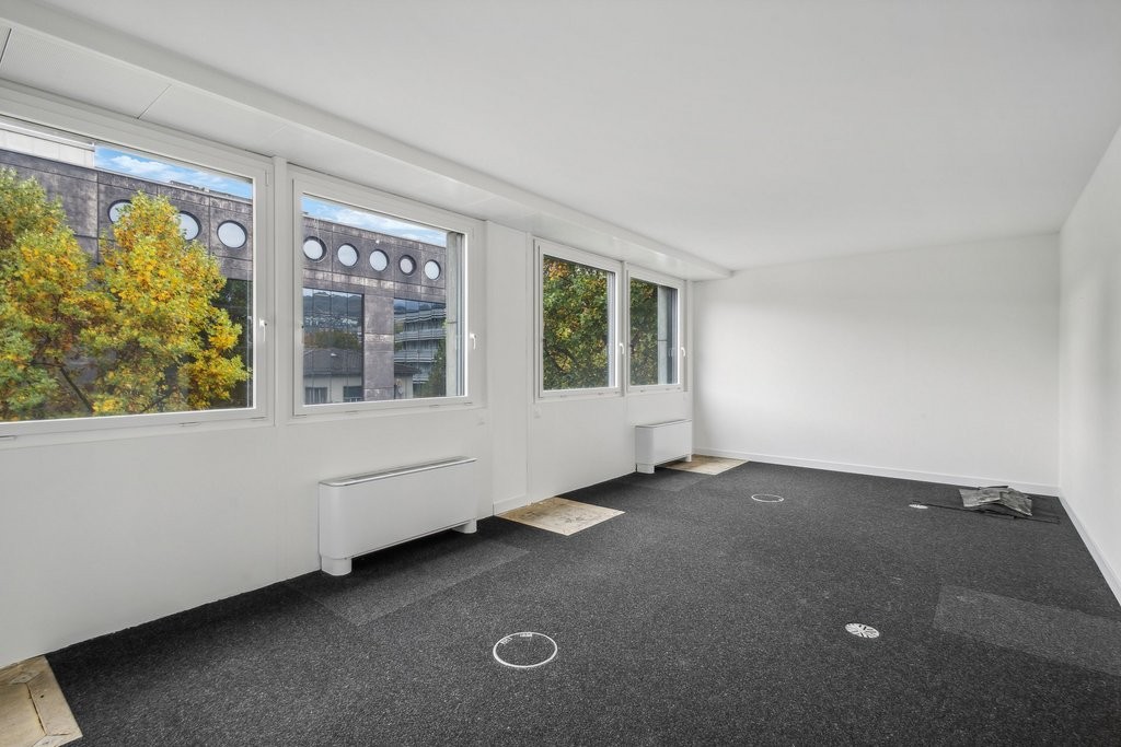 Affittasi moderno e luminoso ufficio in centro Lugano - 2