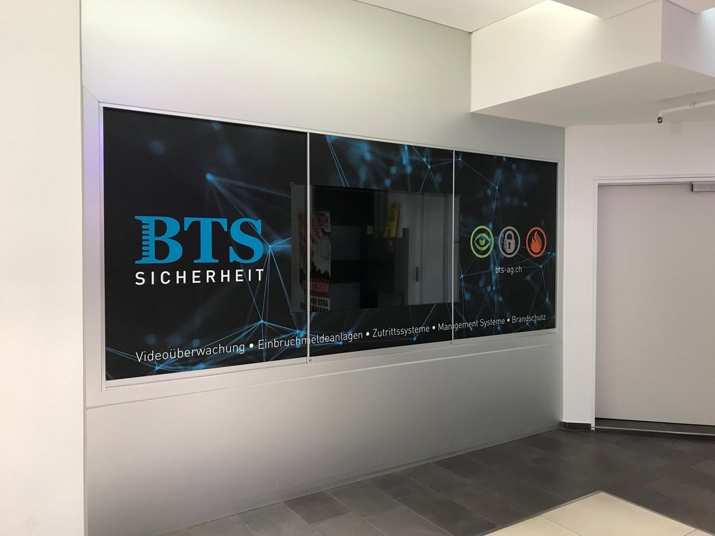 Schaukasten im Stadtmarkt Wil zu vermieten - 1