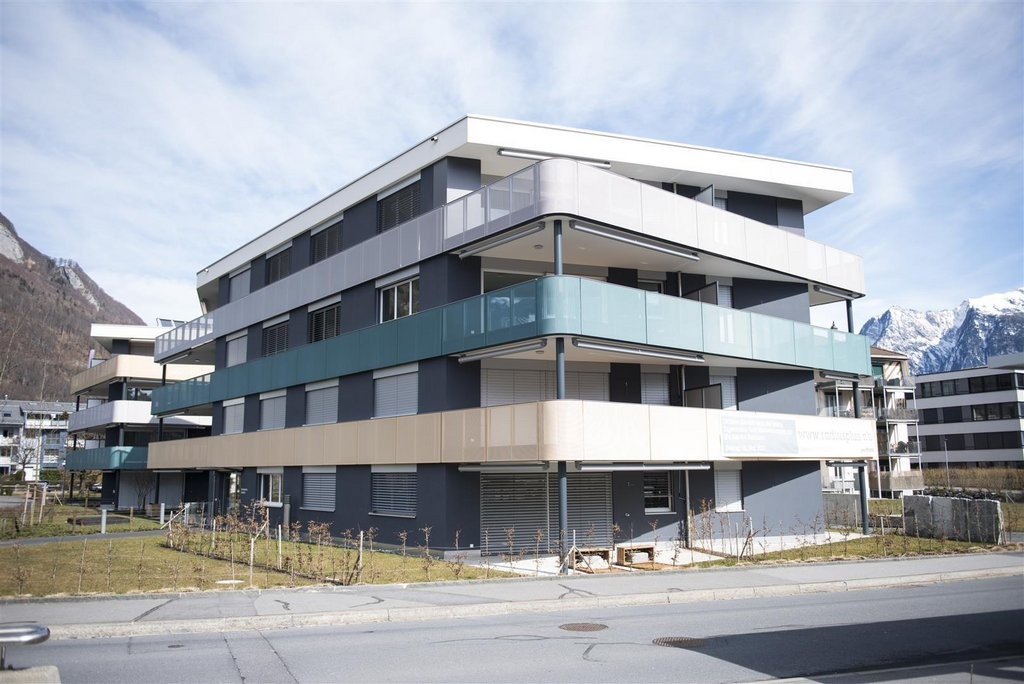 Auto-Einstellplatz im Sargans neben dem Bahnhof zu vermieten! - 0