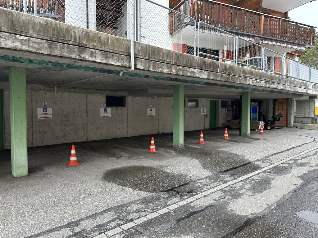 Parkplatz im Wintersportgebiet Sonnenberg Hochwang in St. Peter/Arosa - 1