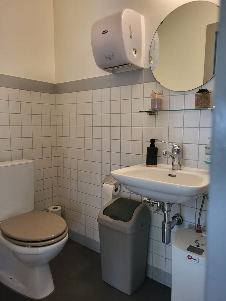 Bureau de 130 m2 à louer dès le 01.07.2024 ou à convenir - 8