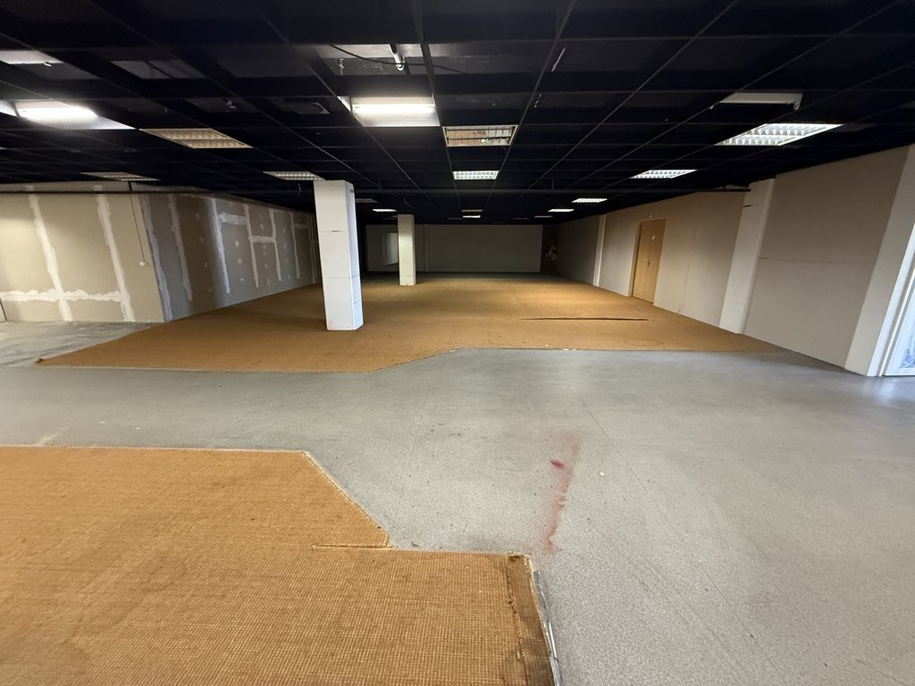 Lager in der Shoppingmeile Lyssach zu vermieten - 2