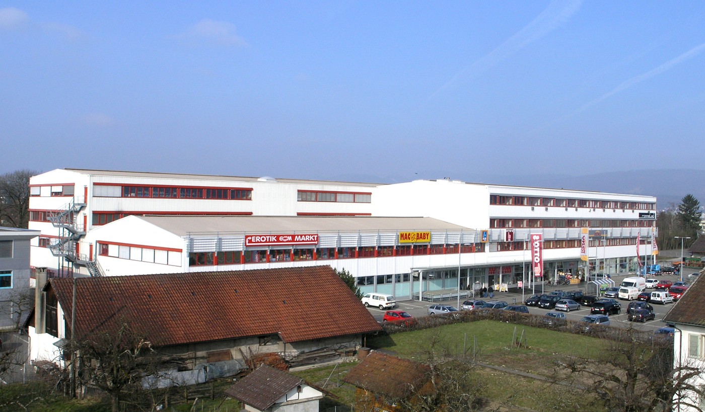 Attraktive Verkaufs-/Gewerbefläche zu vermieten - 2