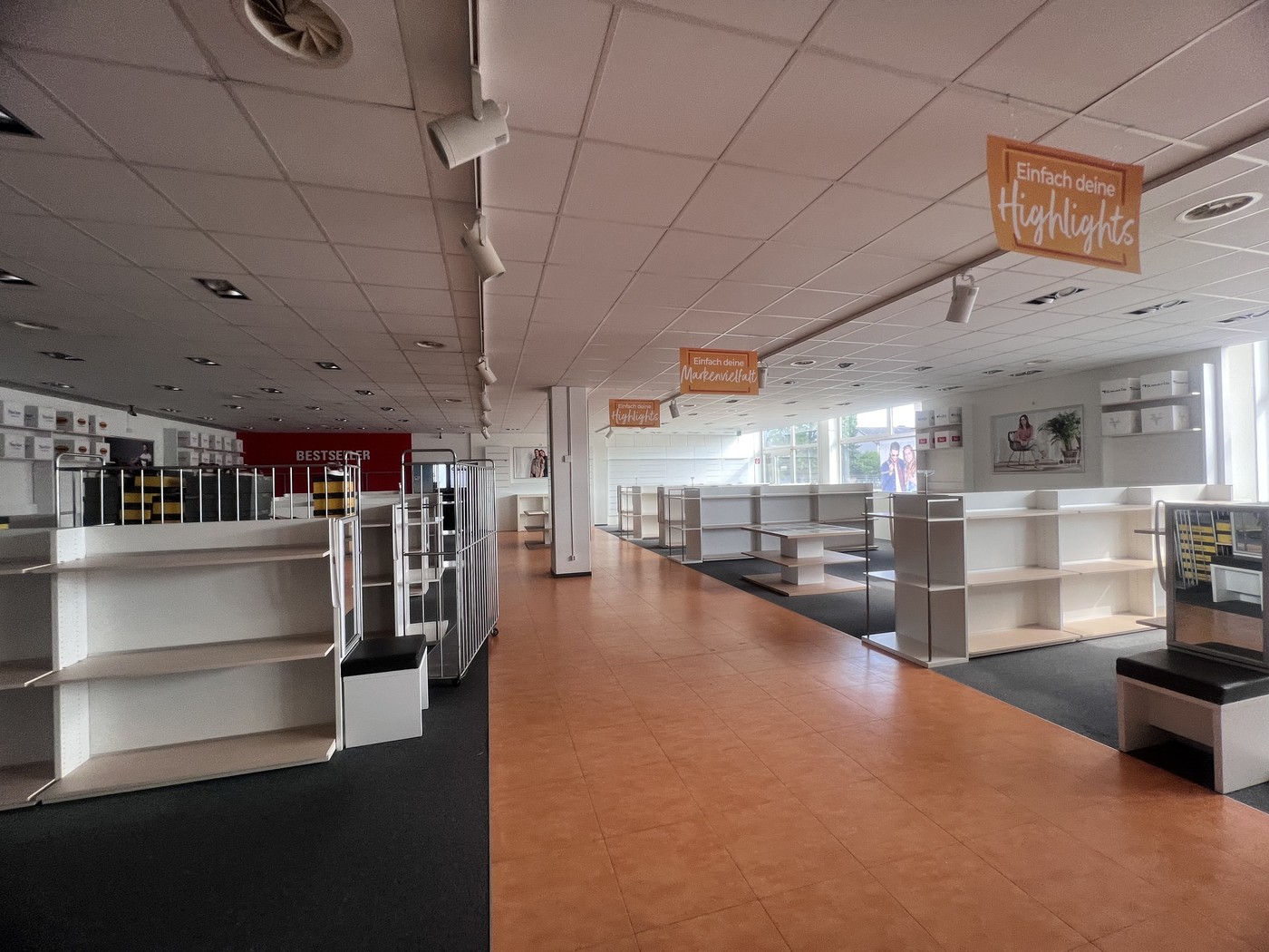 Attraktive Verkaufs-/Gewerbefläche zu vermieten - 4