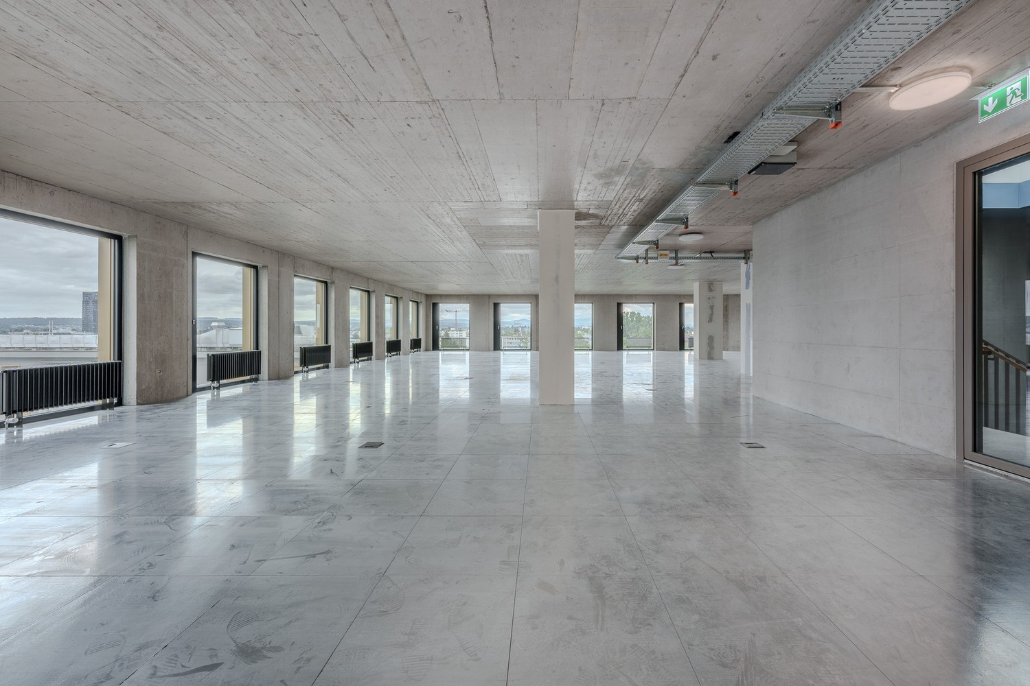 Ihr Büro. Ihre Möglichkeiten. Ihre Zukunft. - Arbeiten im COSMOS - 1