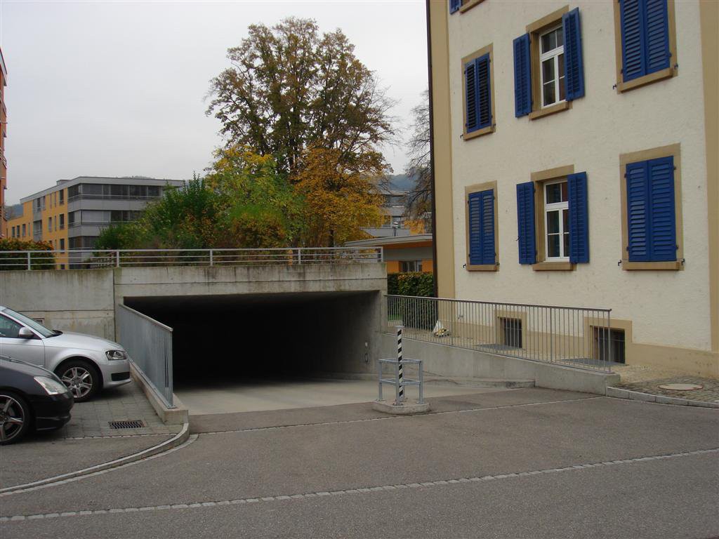 Einstellplatz nahe Schwimmbad gesucht? - 0