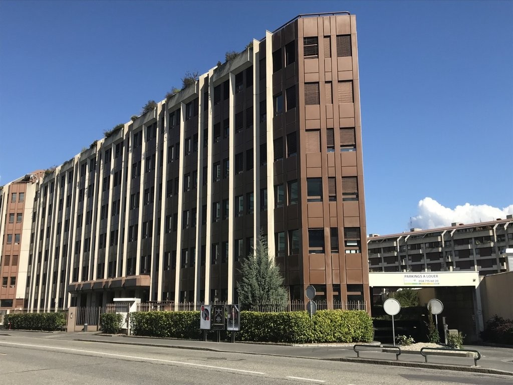 Parking souterrain aux Nations - 0