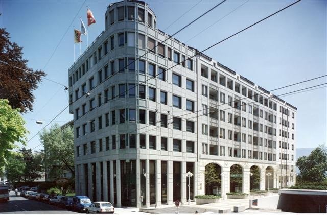 Place de parc intérieur dans le quartier de St-Jean - 0