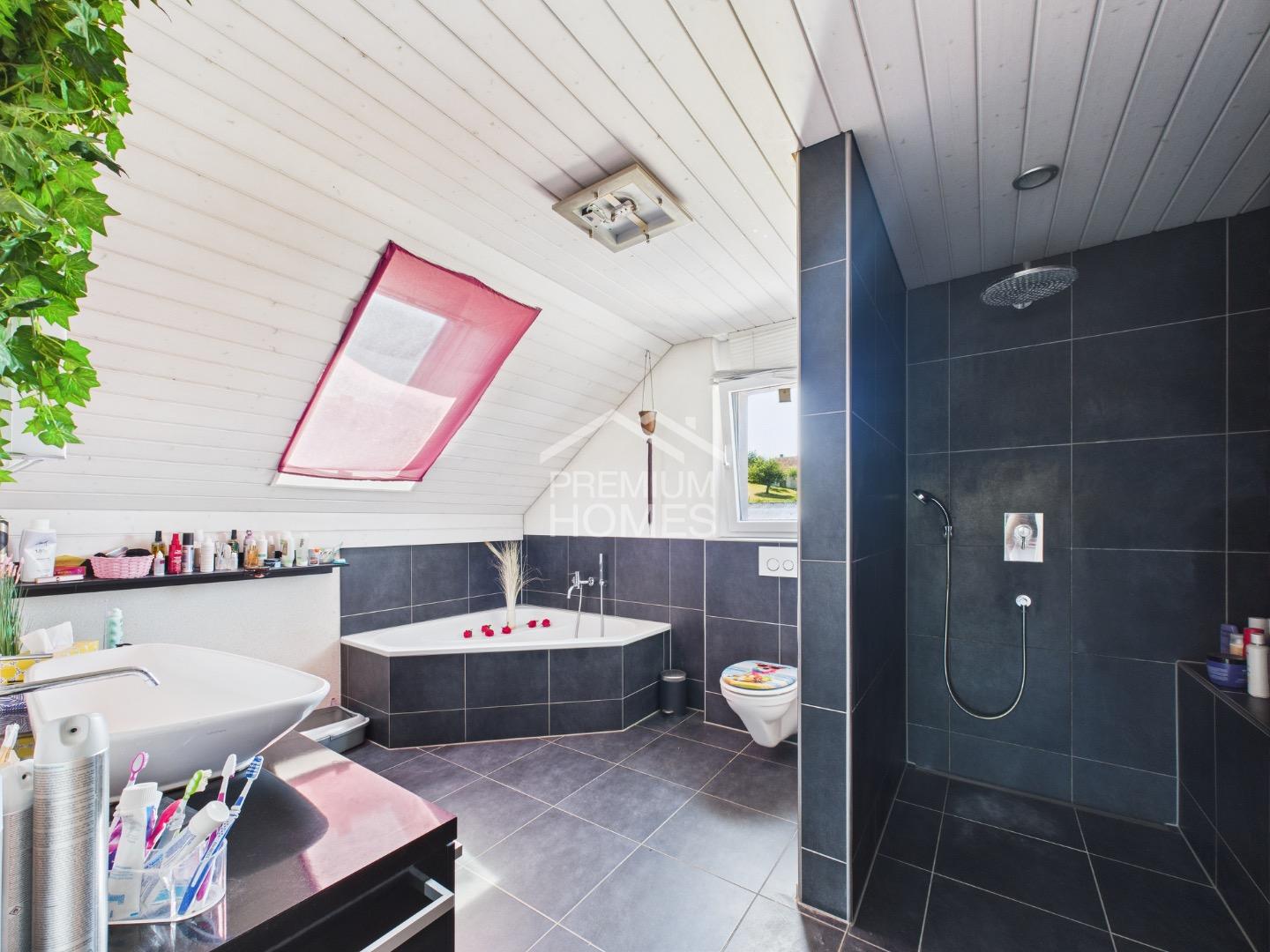 Familienidylle mit Entwicklungspotenzial - 6