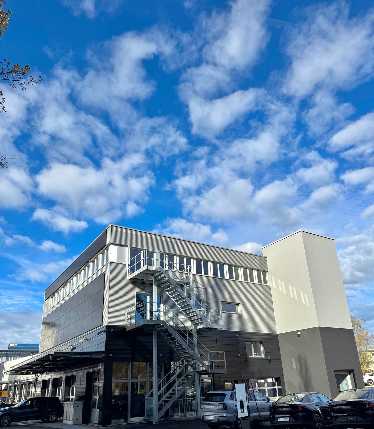 Die perfekte Ausgangslange für Ihren Betrieb mit direktem Warenliftzugang - 0