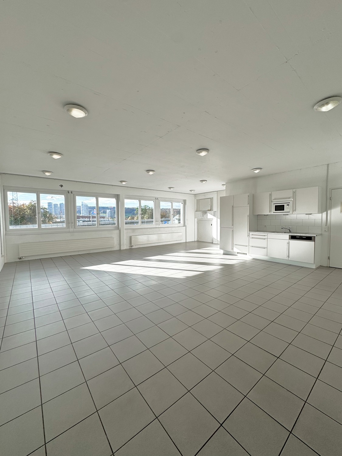 Die perfekte Ausgangslange für Ihren Betrieb mit direktem Warenliftzugang - 4