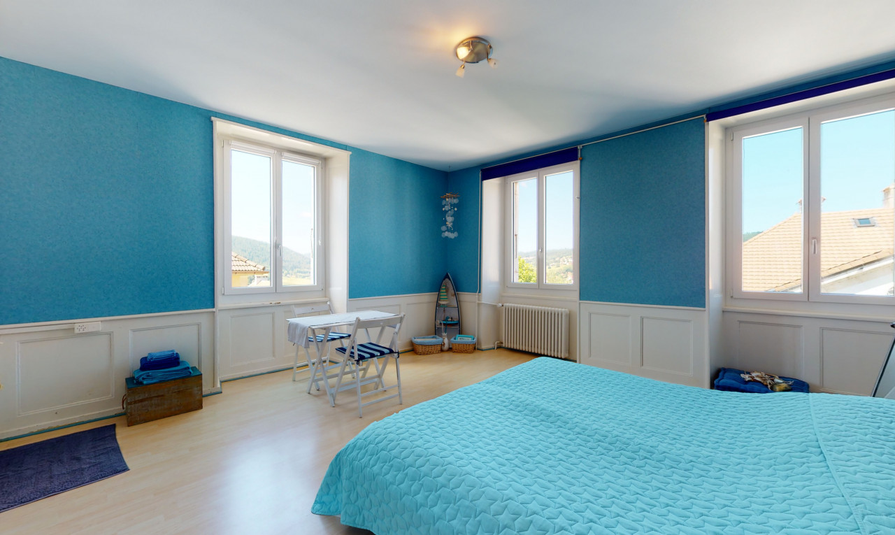 Prächtiges Geschäftsgebäude mit Gästezimmern, Bar und Kiosk - 3