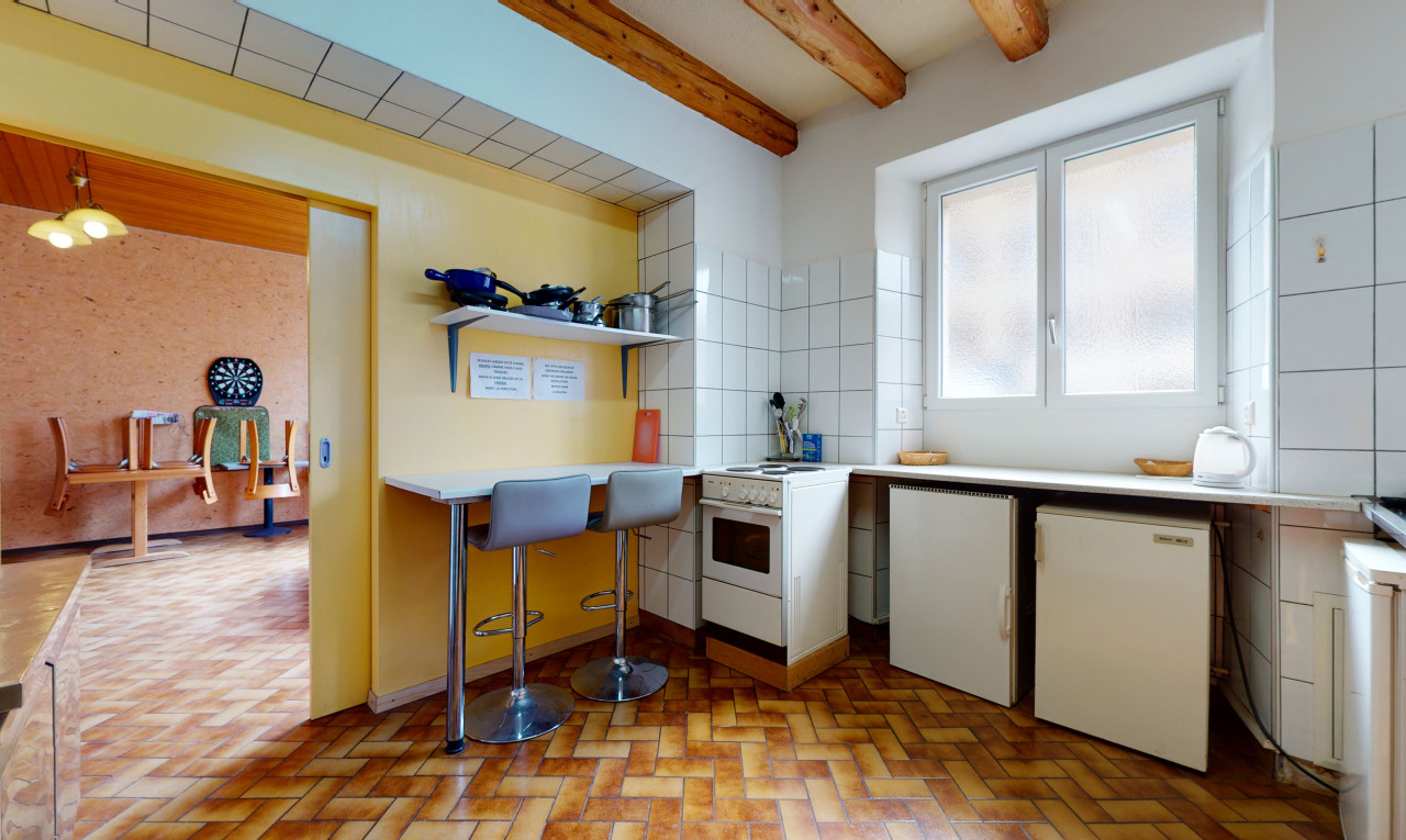 Prächtiges Geschäftsgebäude mit Gästezimmern, Bar und Kiosk - 9