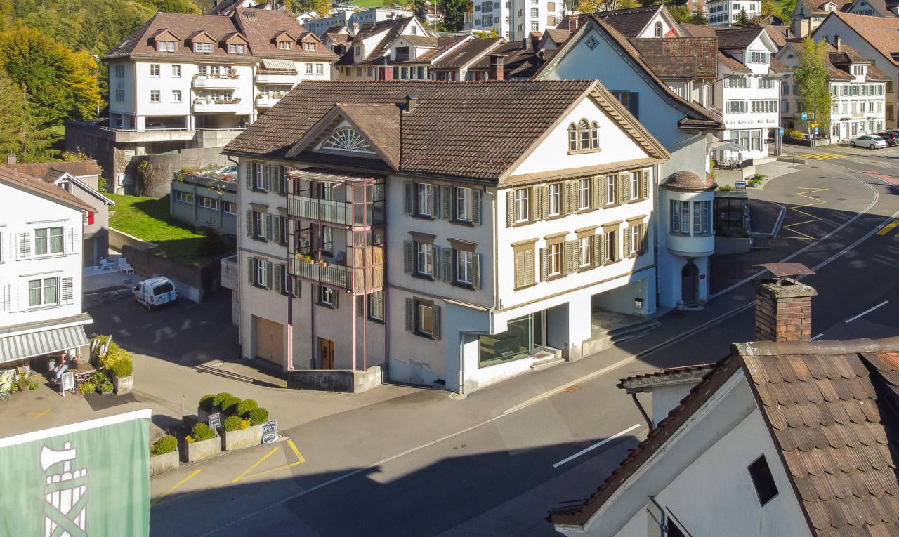 Mehrfamilienhaus mit Gewerbe – zentral und renditestark - 0