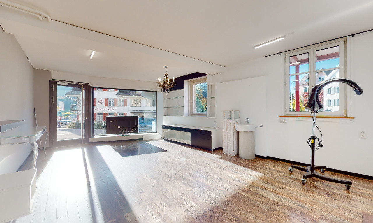 Mehrfamilienhaus mit Gewerbe – zentral und renditestark - 4