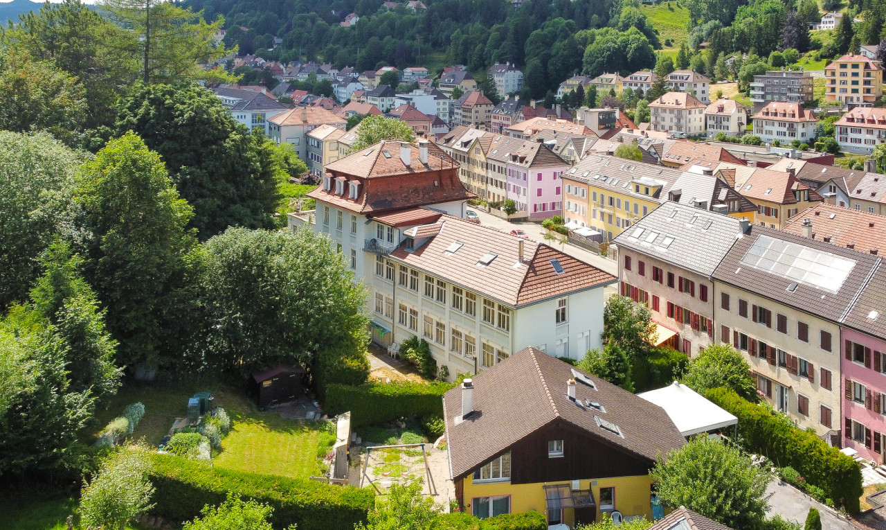 Einzigartig!Gemischtes Mehrfamilienhaus mit hohem Umwandlungspotenzial - 2