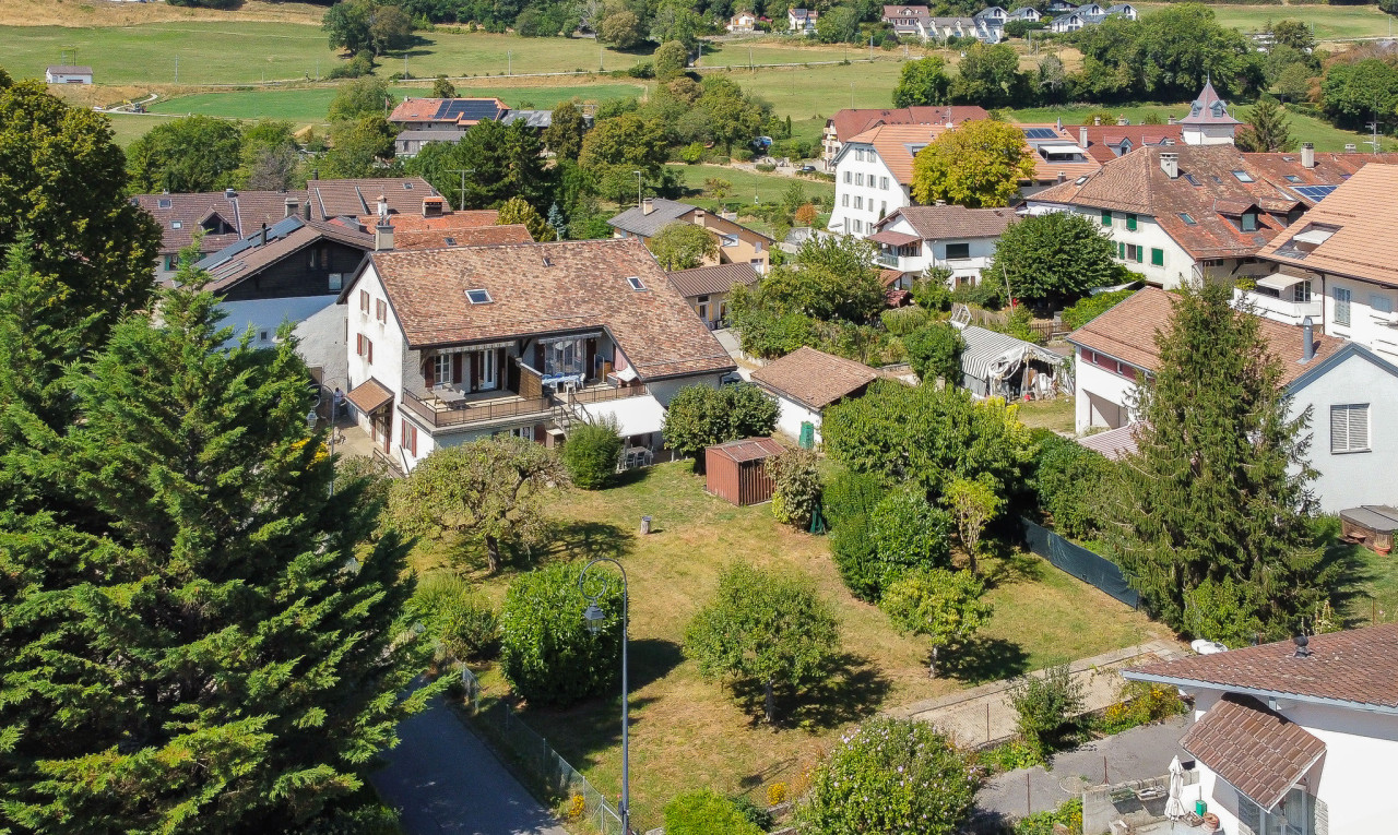 Maison plurifamiliale in à Arzier-Le Muids - 1