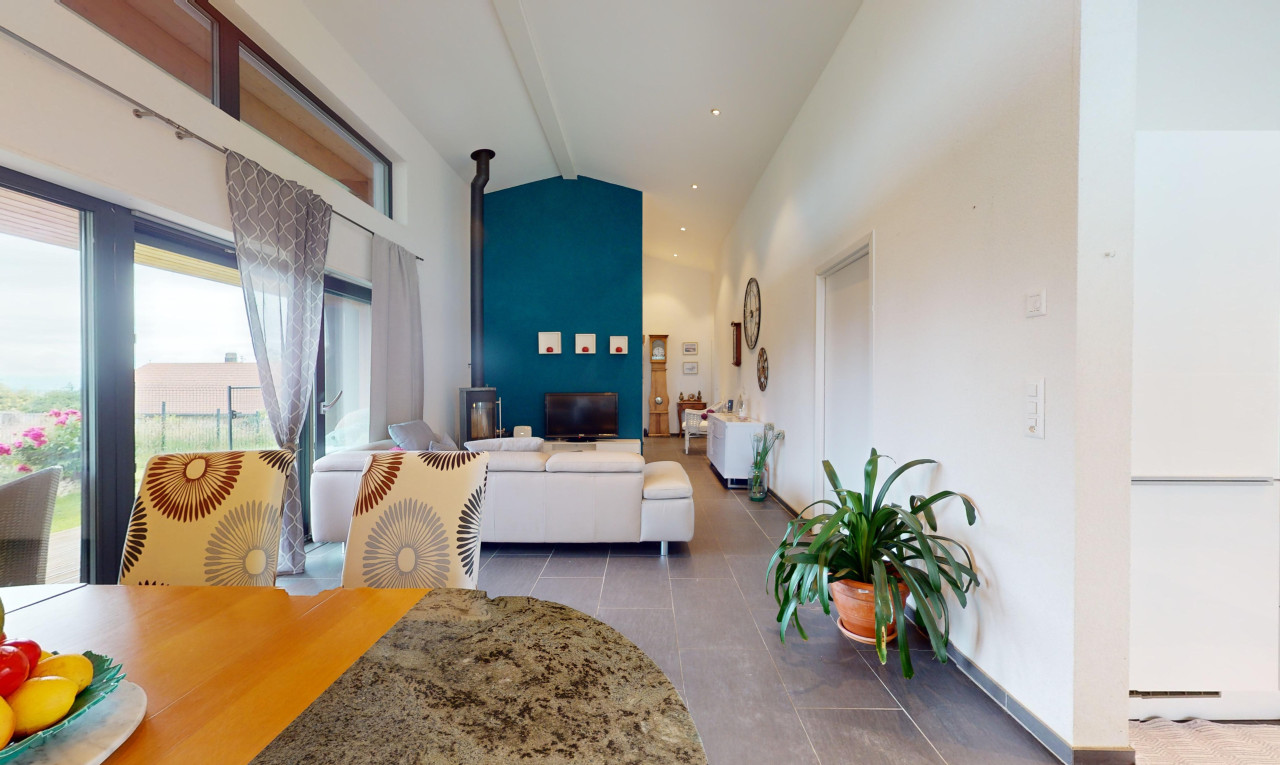 Modernes Haus mit Garten und Pool in einer grünen Umgebung - 7