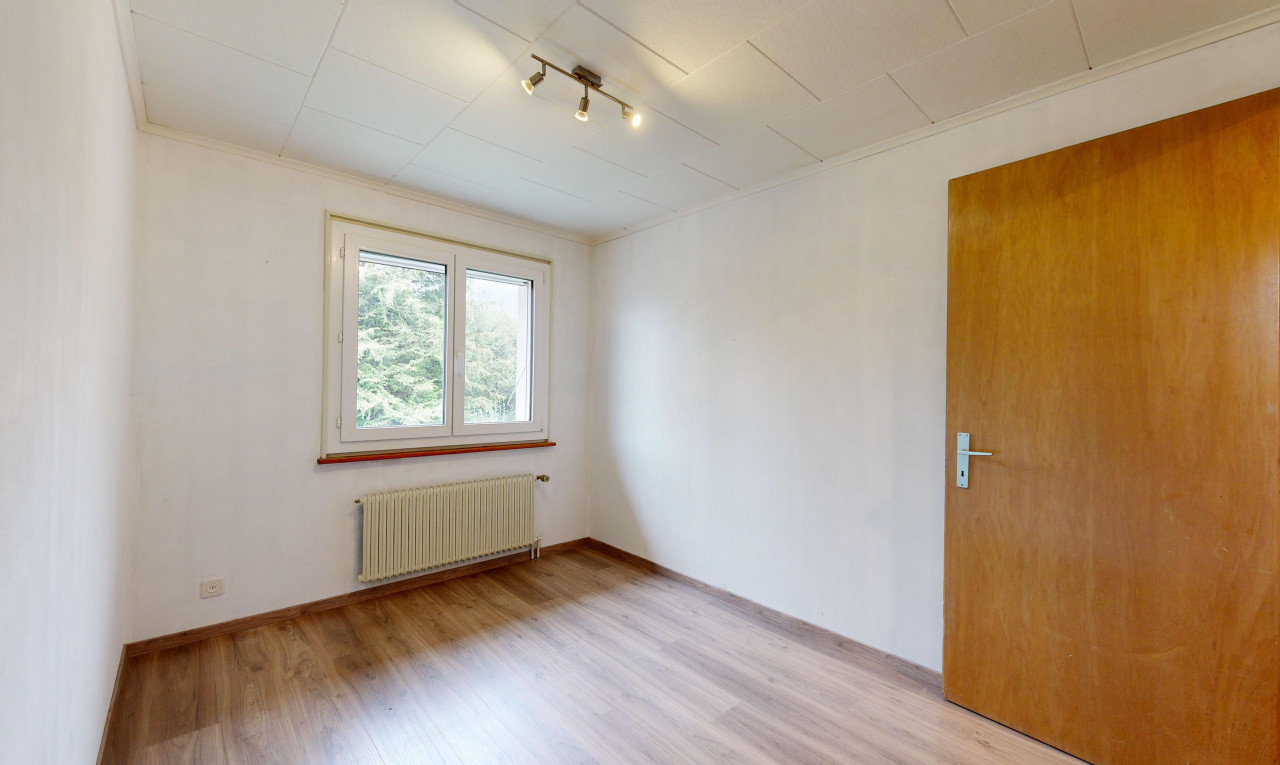 MEHRFAMILIENHAUS AM RAND DER LANDWIRTSCHAFTSZONE – GROSSE CHANCE! - 11