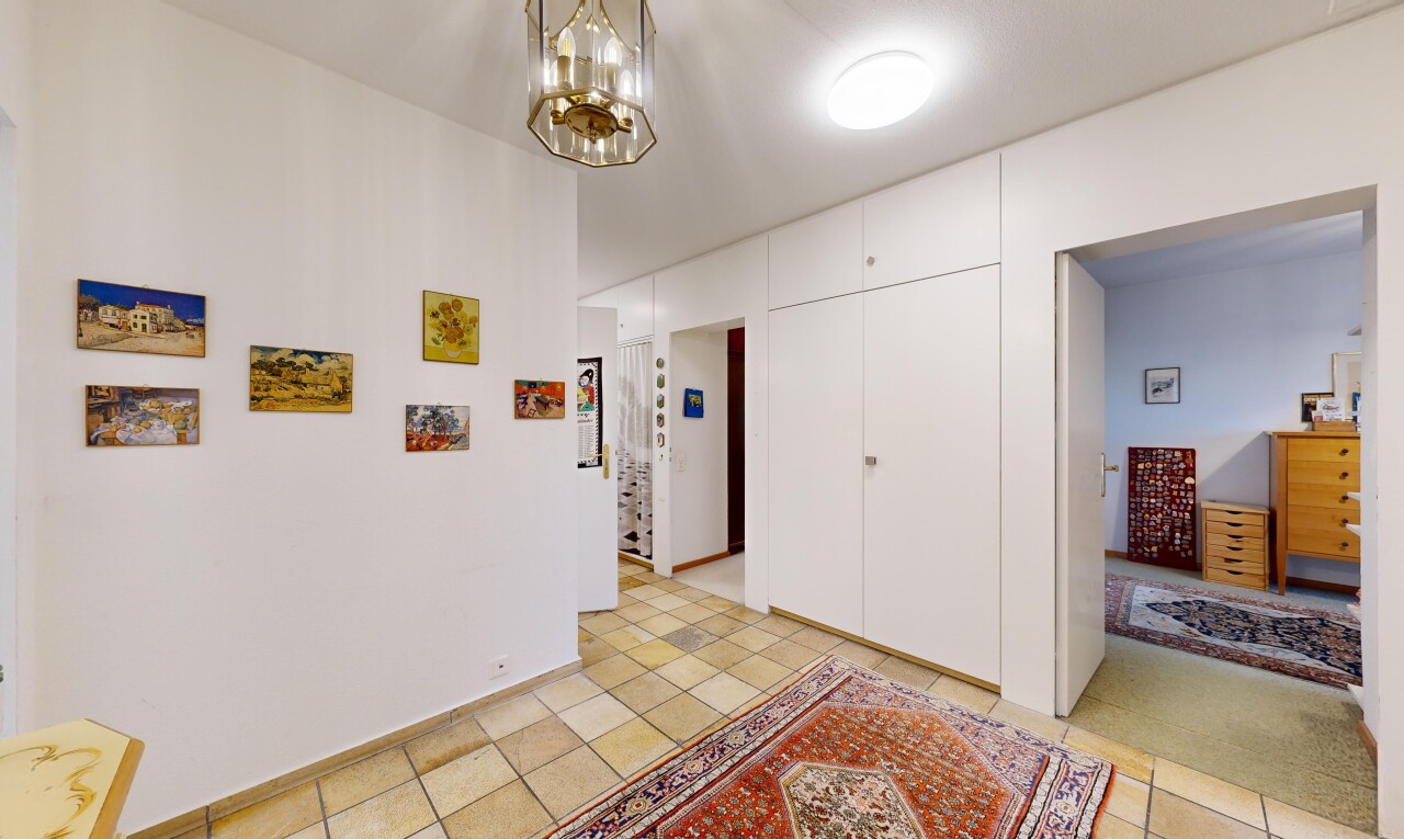 Bright 3-Room Apartment in a Central Location of Birsfelden - 6