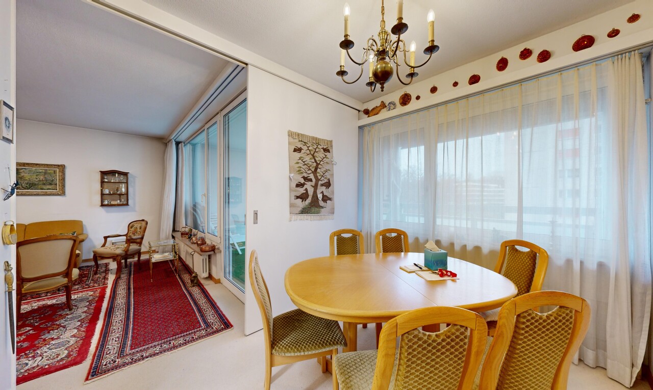 Bright 3-Room Apartment in a Central Location of Birsfelden - 11