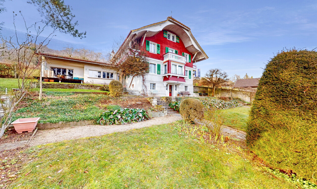 Charmante 10-Zimmer Villa mit Einliegerwohnung - 1