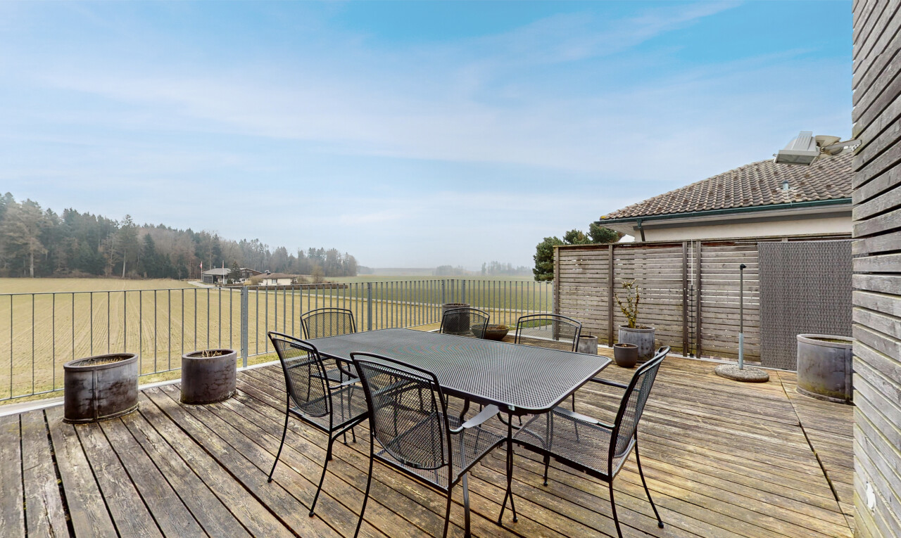 Grosszügiges Doppel-Einfamilienhaus mit traumhafter Aussicht - 4