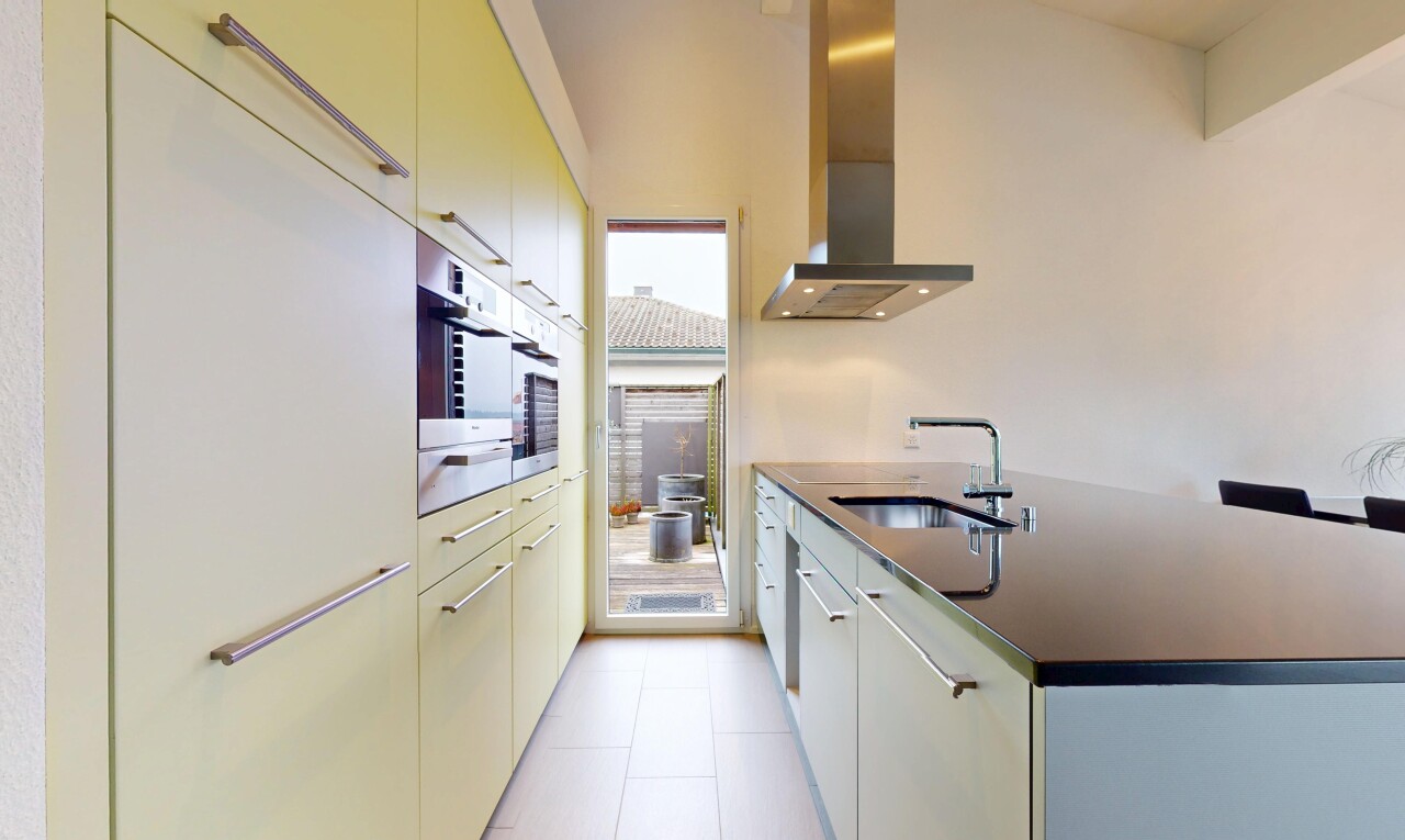 Grosszügiges Doppel-Einfamilienhaus mit traumhafter Aussicht - 9