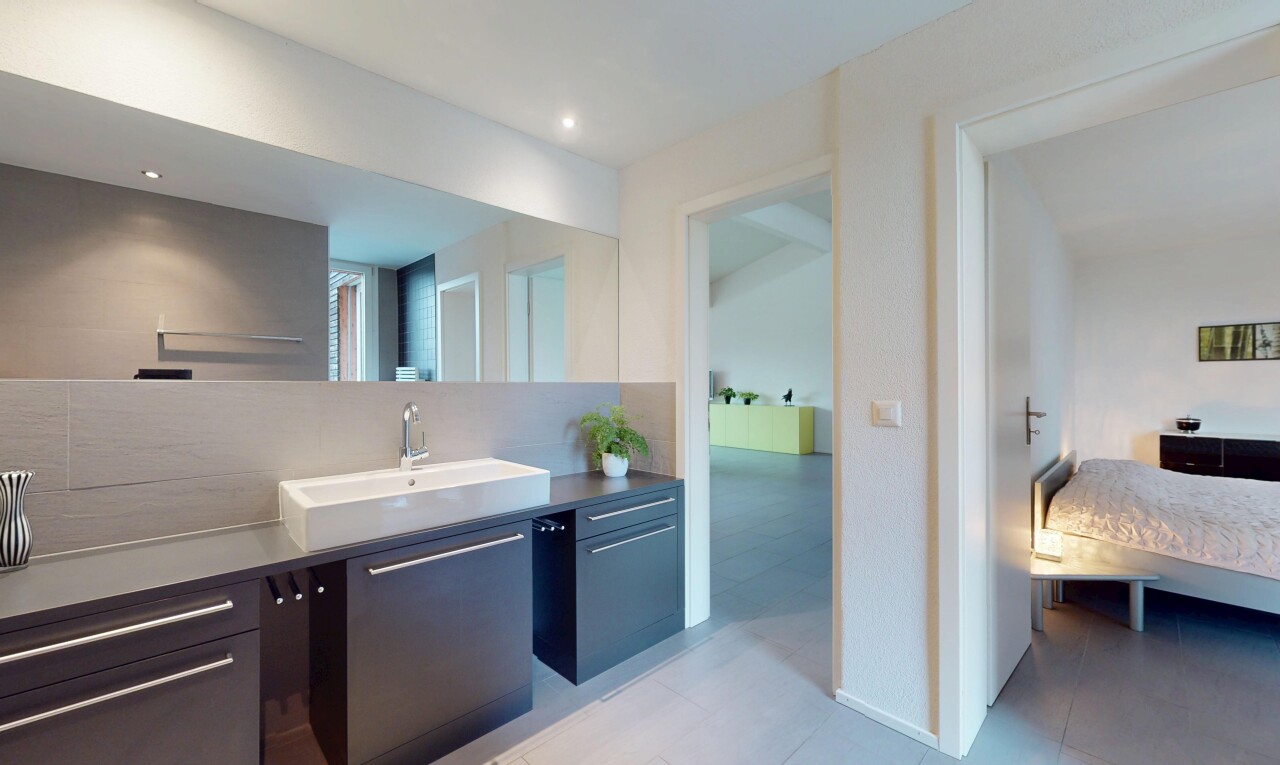 Grosszügiges Doppel-Einfamilienhaus mit traumhafter Aussicht - 11