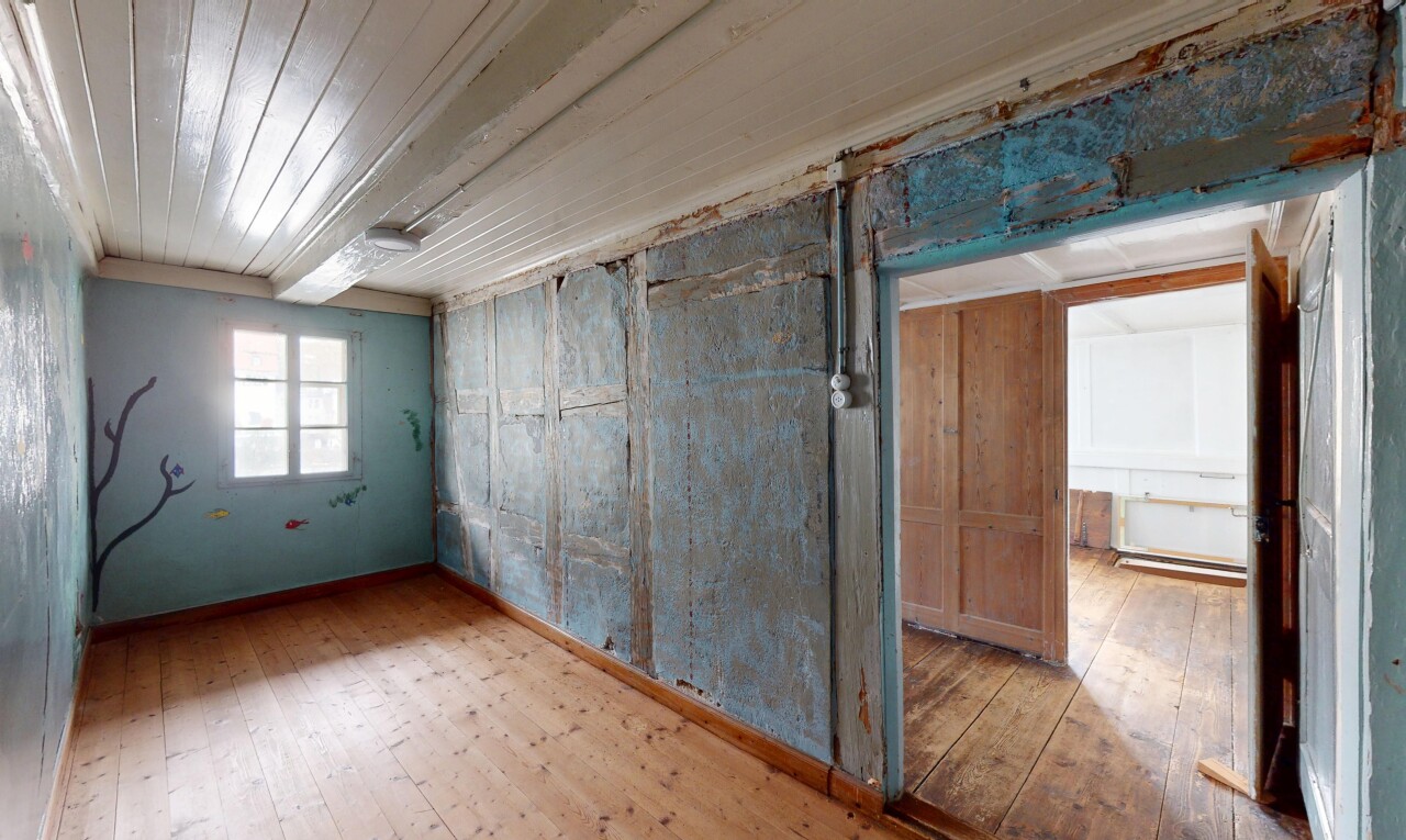 Denkmalgeschütztes 8-Zimmer Doppeleinfamilienhaus an zentraler Lage - 8