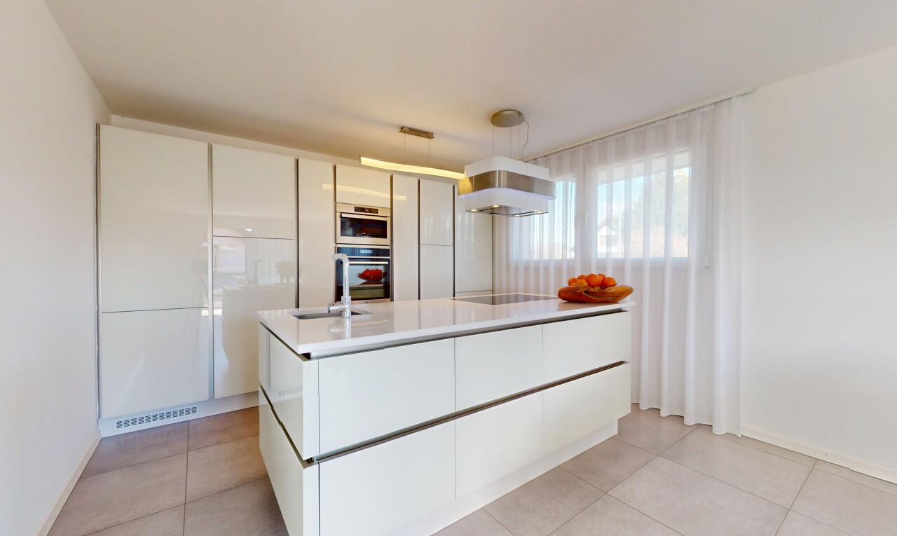 Moderne freistehende Villa mit Garten in einer ruhigen Gegend - 6