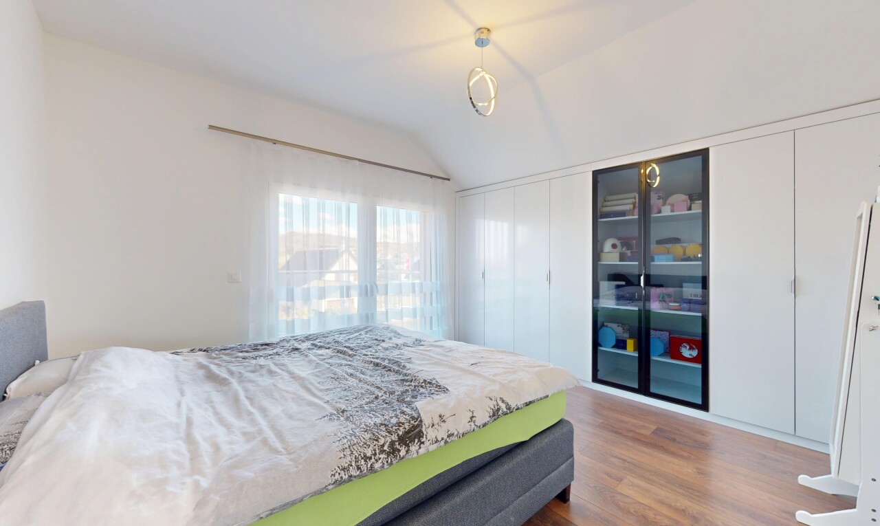 Moderne freistehende Villa mit Garten in einer ruhigen Gegend - 9